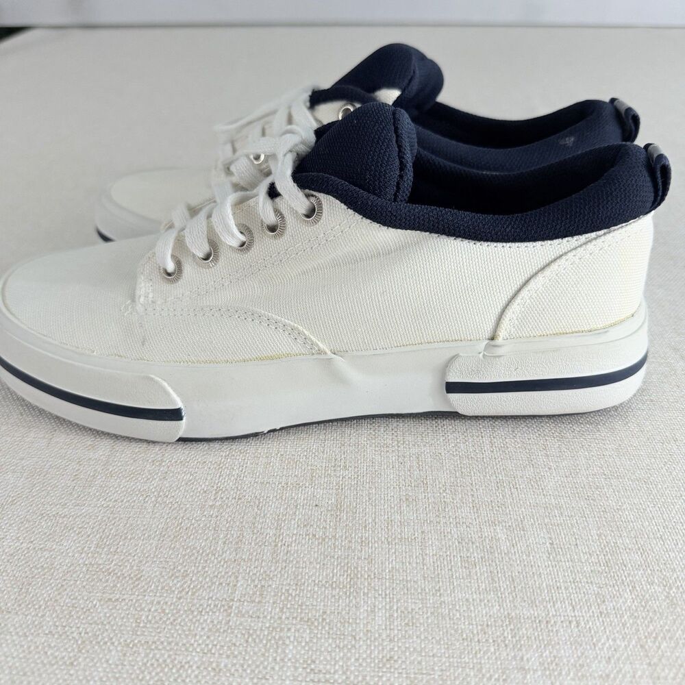 Cherokee Women’s 6.5 White Navy Canvas Sneakers Y2K Preppy Coastal Retro Shoes